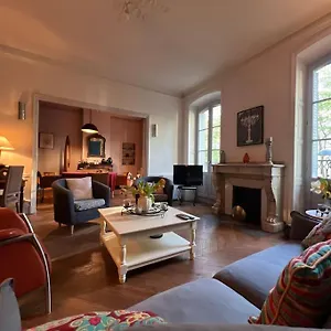 Coeur De Ville, Garage Prive Et Gratuit Avec Terrasse ! Apartment